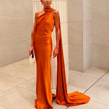 Vestido Maxi Satén Halter Espalda Abierta